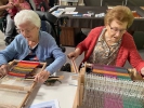 Bewoners-WCZ-Sint-Michaël-krijgen-weefles-van-vzw-BindWeef