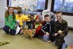 103 Leerlingen Freinetschool Essen vieren hondje Lewis 3 jaar - (c) Noordernieuws.be 2019 - HDB_2055