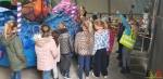 103 Carnaval Kinderen Bezichtigen wagen CV Den Heikant - Essen - (c) Noordernieuws.be 2020 - 20200220_085138