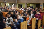 57 Essen - Leerlingen Mariaberg zingen voor volle kerk - Kerst 2017 - (c) Noordernieuws.be - DSC_8499