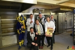 114 Vlotter pakt zoete presentjes van bakker Van Thillo in voor carnavalsbal - Ossekoppen - Essen - (c) Noordernieuws.be 2019 - HDB_1958