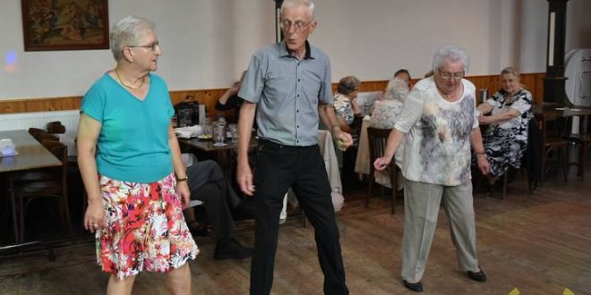 eerste-dansmiddag-van-het-seizoen-in-zaal-flora