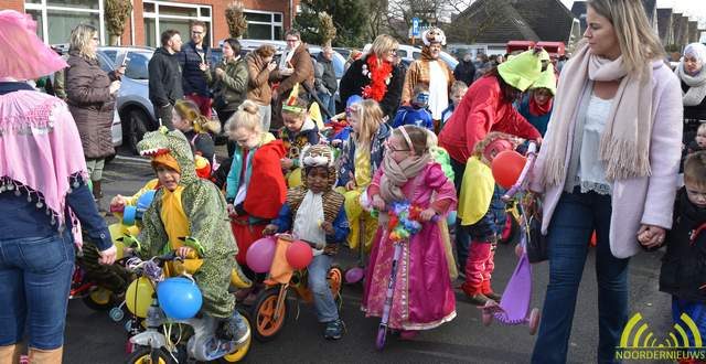 Carnavalsstoet op Heikant kleurt de straten