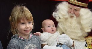 Sint en zijn Pieten laten kinderen swingen - (c) Noordernieuws.be 2017 - DSC_7708u85