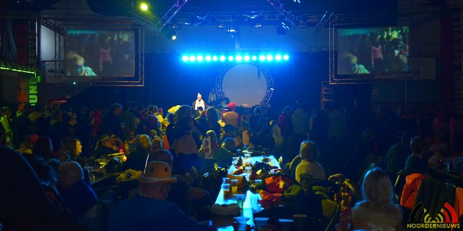 Geweldig Kindercarnaval in bomvolle Heuvelhal