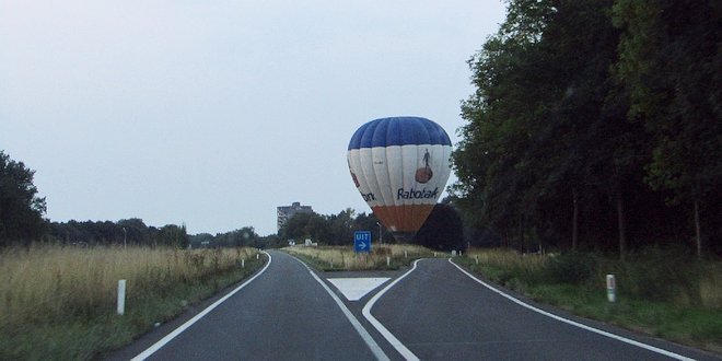 luchtballon landt op Antwerpseweg 21-8-2018 (c) Noordernieuws.be