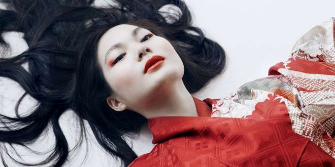Japans fotomodel exposeert met Jorg Van Daele-