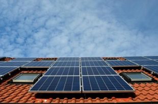 Eigenaars zonnepanelen mogen 15 jaar voordeel terugdraaiende teller behouden