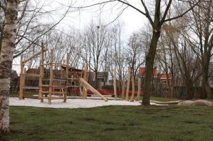 Feestelijke opening vernieuwde speelterreintjes Kauwenberg en Akkerlaan