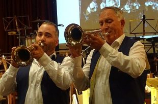 Optreden Essener Muzikanten op Heuvelplein