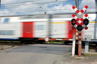 Spooroverweg aan de Paviljoenweg in storing