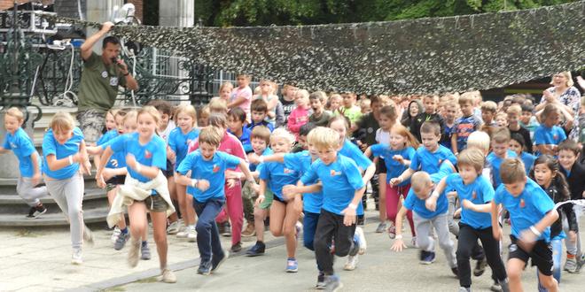 875 sportieve kids leven zich uit op Army-sportdag uitgelicht