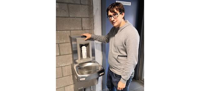 Watertappunt in sporthal Hemelrijk