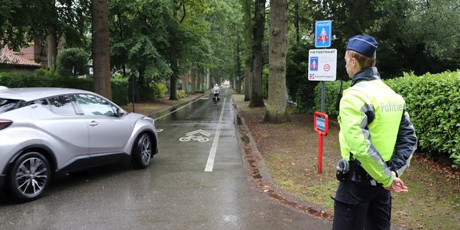 Controles Leopoldstraat en schoolomgeving Kadrie