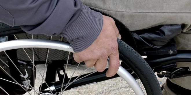 De Lijn schaft reservatieplicht rolstoelgebruikers af