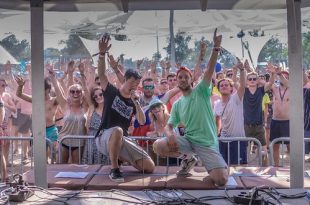 Brasschaatse DJ treedt op in Franse skioorden en op Hongaars zomerfestival