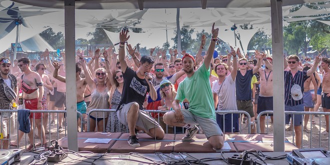 Brasschaatse DJ treedt op in Franse skioorden en op Hongaars zomerfestival