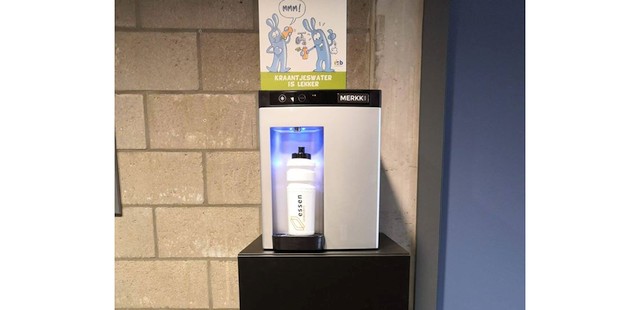 Nieuw watertappunt in sporthal Hemelrijk