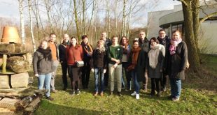 Scholen ruilen betonnen speelplaatsen in voor groenblauwe speelnatuur