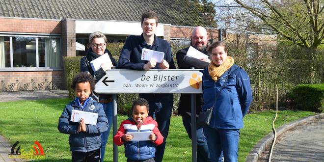 Jong CD&V Essen brengt postkaarten met hoopvolle boodschap naar bewoners Sint-Michael - (c) Noordernieuws.be - HDB_0916u70b