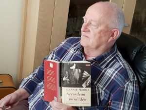 Jan Hillebrand leest boek Accordeon misdaden