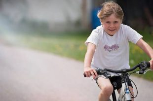 Veiligere oversteken aan fietsostrade en omgeving