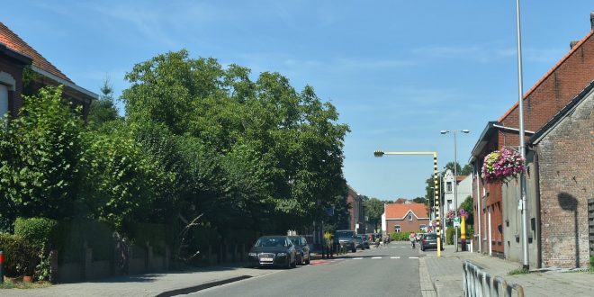 Essense straten krijgen veegbeurt