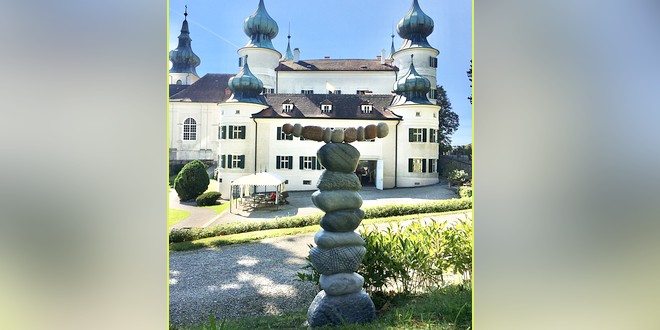 Jorg Van Daele plaatst beeld bij Schlozz Arsteten in Oostenrijk