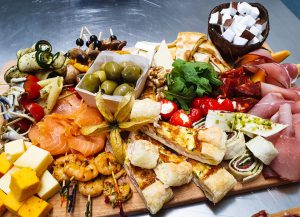 Cateringservice Bolsterbos - Tapasbuffet - aperitief tapasplank luxe 5 personen