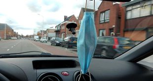 Mondmasker in wagen - (c) Noordernieuws.be - DSCN9054