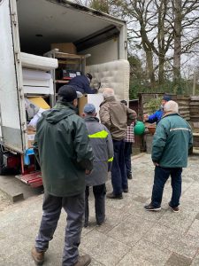 Vrachtwagen met hulpgoederen voor Kroatië wordt geladen - IMG_9139