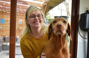 Kathleen Van der Vloedt in de prijzen met Honden Trimsalon Furfection - Essen - (c) Noordernieuws.be - HDB_3246