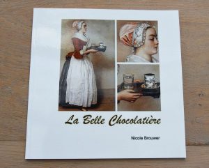 Het boek La Belle Chocolatiere - Door schrijver Nicole Brouwer