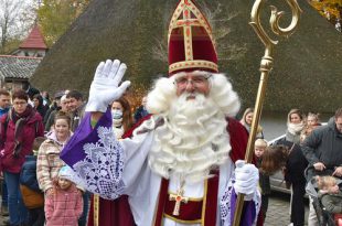 Sinterklaas intocht 2021 - (c) Noordernieuws.be - HDB_5170uc75
