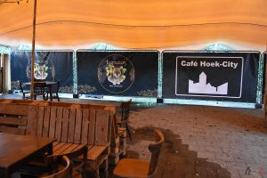 Tom Sanders - Café Hoek City - Overdekt terras