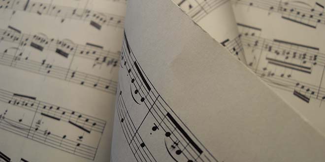 Jonge muzikanten aan het werk op festivalweekend