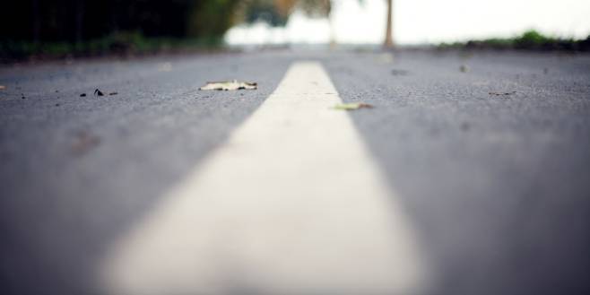 Nieuw in het straatbeeld de middenrijbaan