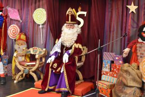 Intocht Sinterklaas met zijn zwarte pieten op Essen Heikant - (c) Noordernieuws 2022 - HDB_7724