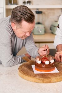 Sterrenchef maakt verjaardagstaart voor Brasschaatse bakker5