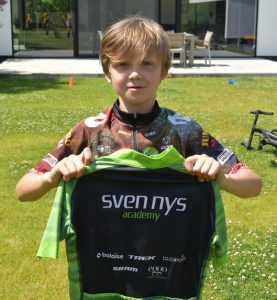 Shirt met Sven Nys - (c) Noordernieuws.be 2023 - HDB_8926s