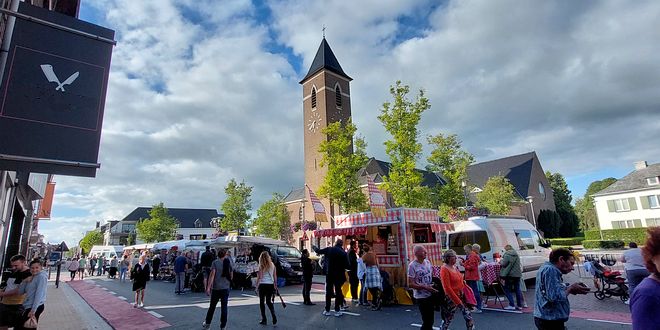 Avondmarkt Essen 2023 - (c) Noordernieuws - 20230804_183656