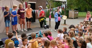 Veel volk op Kapelse speelpleinwerking