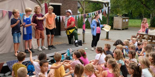 Veel volk op Kapelse speelpleinwerking