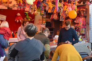 https://www.noordernieuws.be/wp-content/uploads/2023/09/041-Kermis-Wildert-Essen-c-Noordernieuws.be-2018-HDB_0152.jpghttps://www.noordernieuws.be/wp-content/uploads/2023/09/041-Kermis-Wildert-Essen-c-Noordernieuws.be-2018-HDB_0152.jpg
