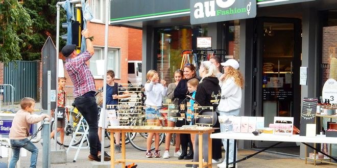 Autoloze zondag niet druk bezocht - Essen 2022 - DSCN0382 80