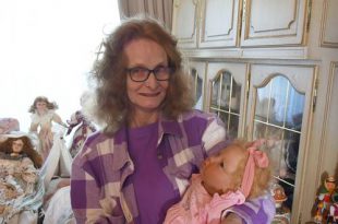 Maria Gabriëls (67) heeft altijd graag dingen verzameld, maar niets kan het halen bij haar hedendaagse passie: het verzamelen van poppen