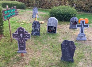 Halloween Mini-Europe - Cemetery