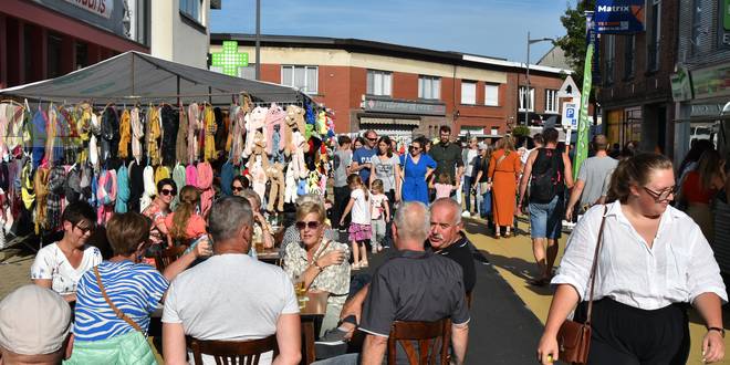 Zonovergoten braderij en rommelmarkt Molenheike zeer druk bezocht - (c)Noordernieuws.be 2023 - HDB_9807u