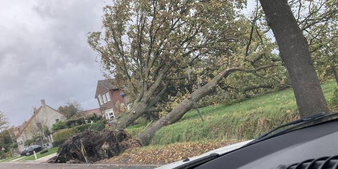 Storm Ciarán raast over het land