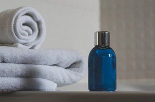 Vegan shampoo biologische producten pexels-castorly-stock-3872899